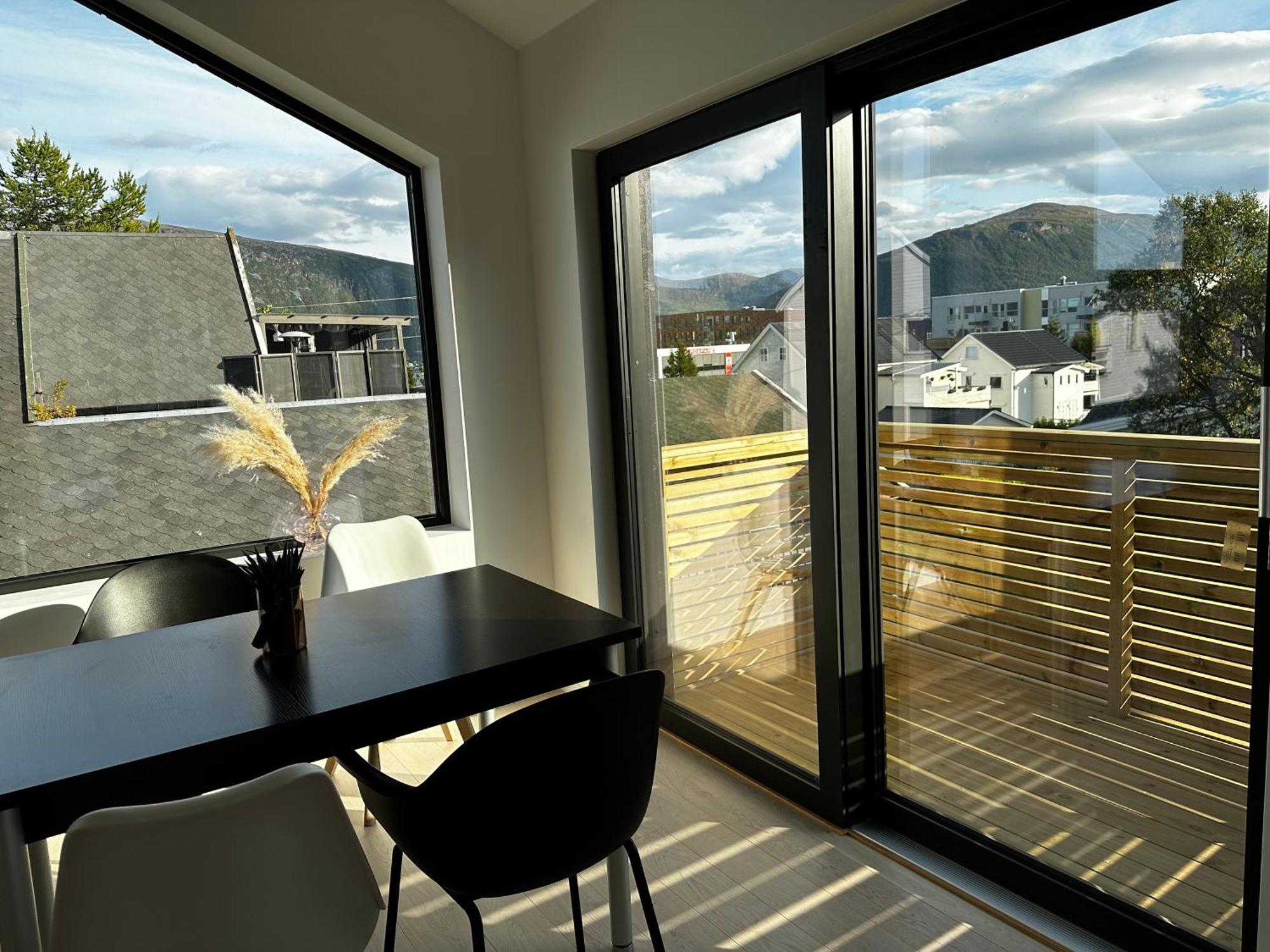 Skagesund Guest House With Free Parking Tromsø Esterno foto